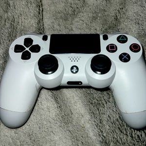 Ps4, white , new , good work